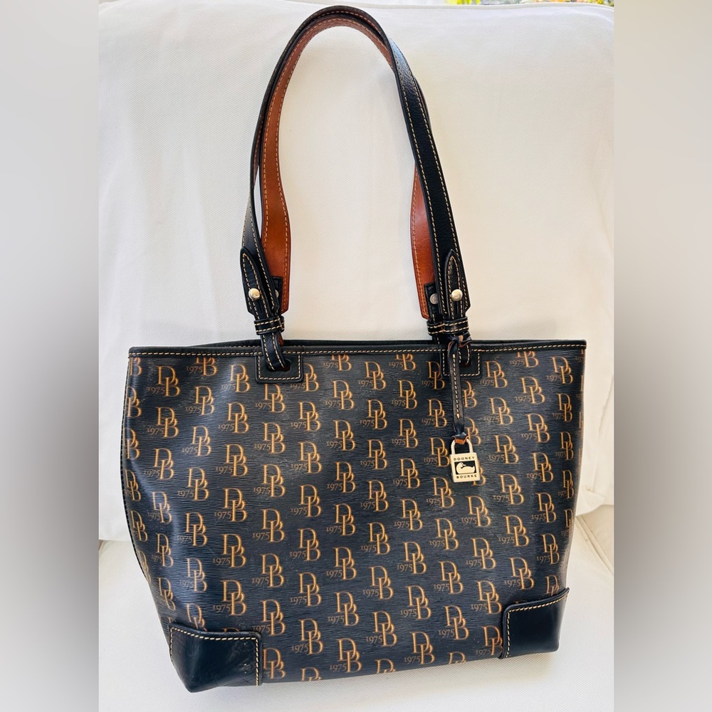Dooney & Bourke Signature Tote Bag Medium Susanna Leather Handbag Purse